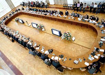 Закон о продажах зачитали обществу Общественная палата поддержала его с оговорками