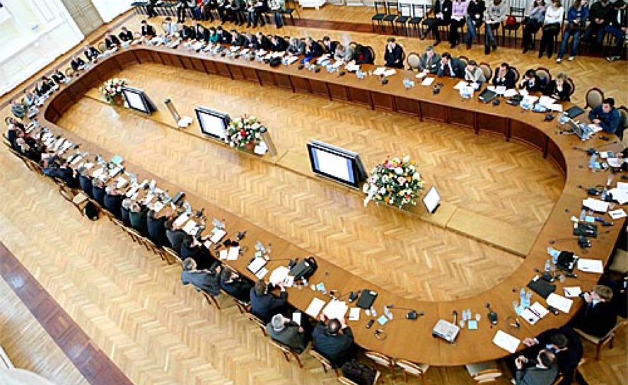 Закон о продажах зачитали обществу Общественная палата поддержала его с оговорками