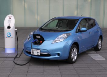 В Приморье старые автомобили из Японии будут переделывать в электромобили